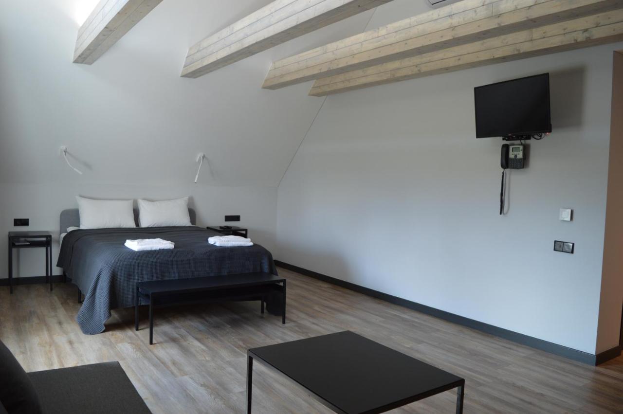 Hotel Baltas Gandras Naisiai Esterno foto