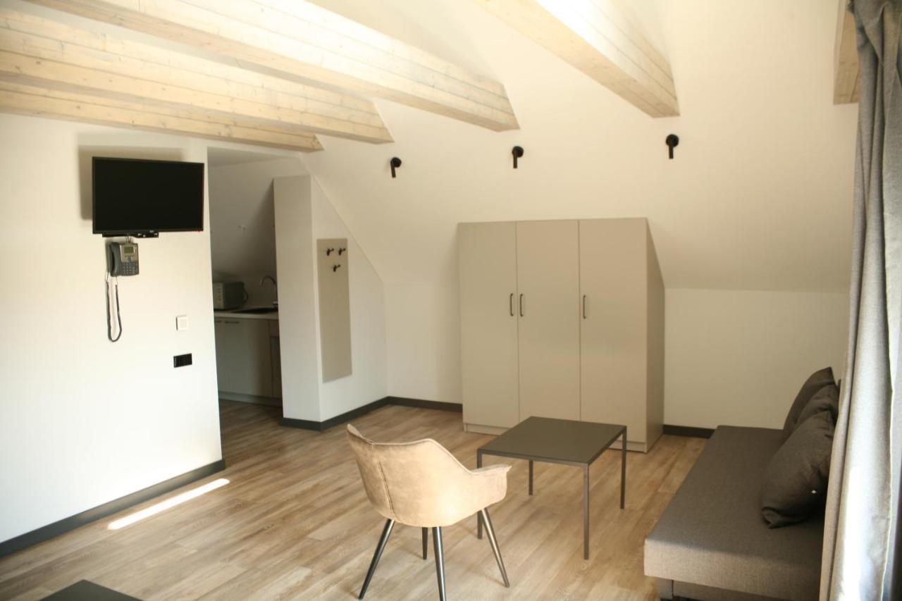 Hotel Baltas Gandras Naisiai Esterno foto
